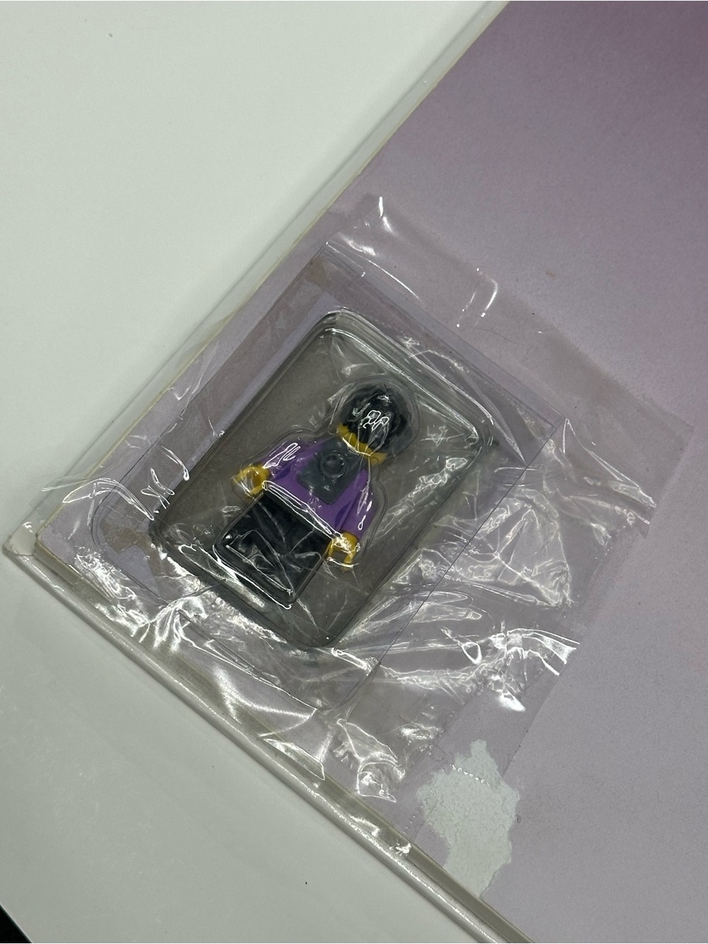 Lego Harry Potter Building the Magical World book + Exclusive mini figure - Picture 4 of 4